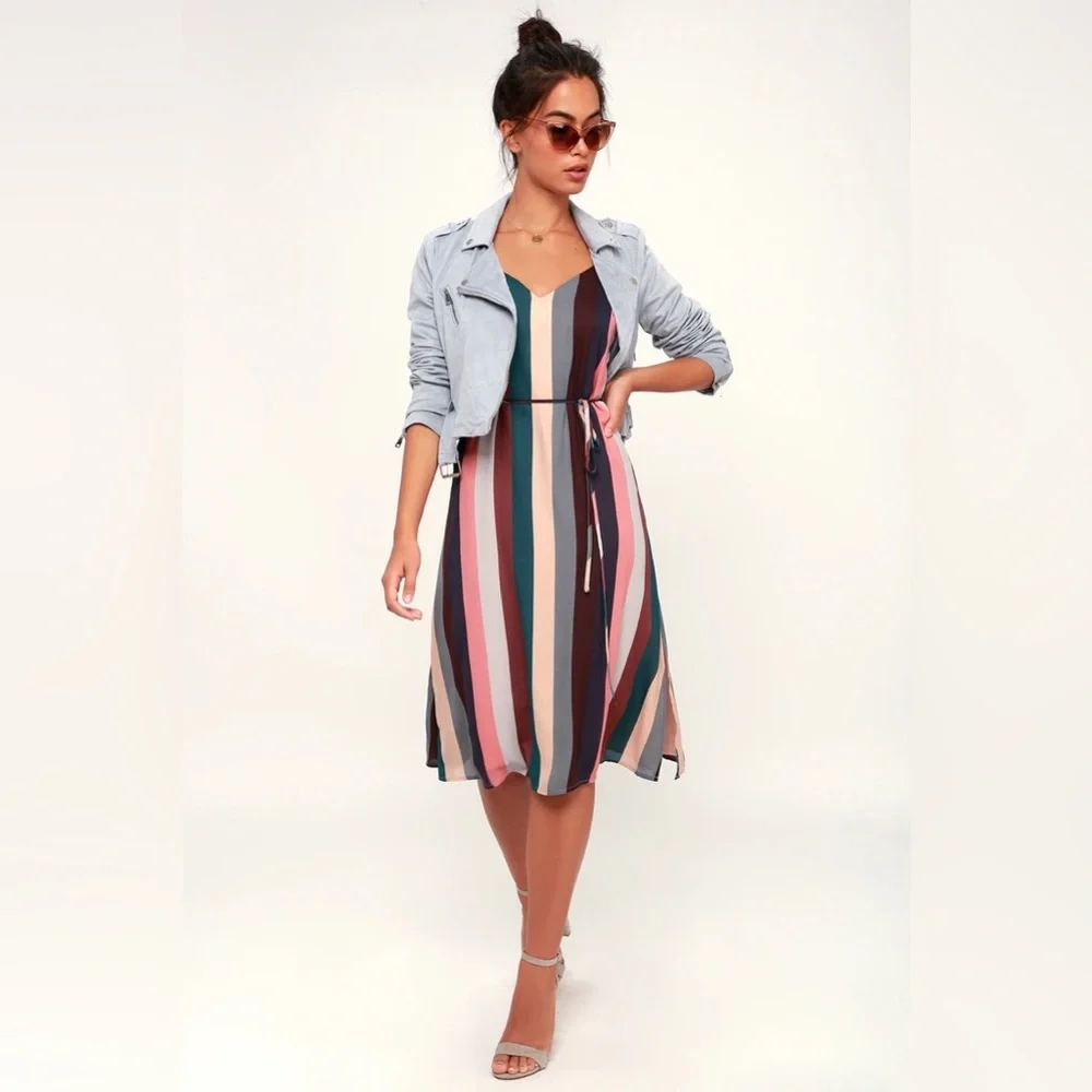 Lulu’s Striped Midi Dress